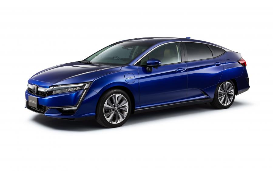  Honda Clarity Plug-In Hybrid 2018 года  (JP) (фото 8 из 11)